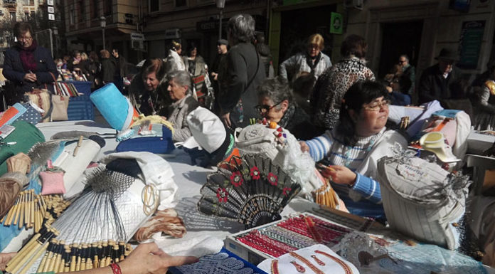 La Falla el «48» celebra su tradicional encuentro de bolilleras