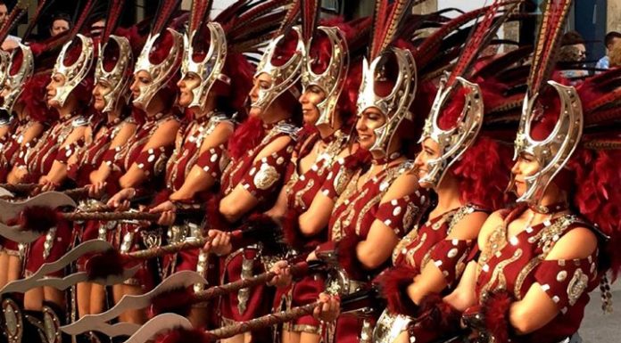 La Falla Almirante Cadarso presenta su XLIII parada mora