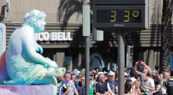 El PSPV proposa una taxa turística que invertisca en el monument faller Así afecta el calor al estado de ánimo de los valencianos
