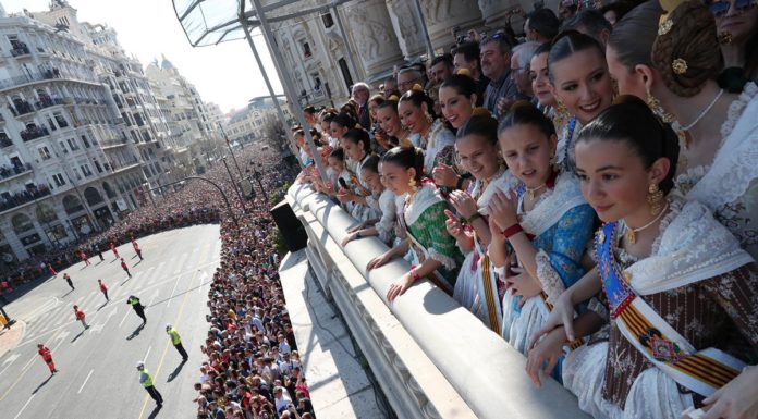 Fallas 2020: cómo ver gratis la mascletá desde el balcón del Ayuntamiento mascletá balcón