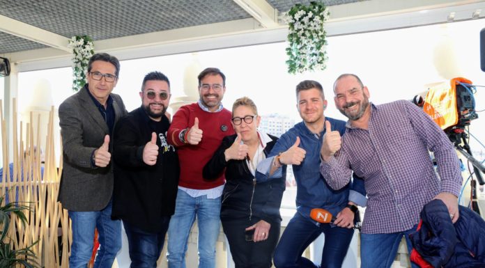 El Balcón de 7Televalencia repleto en la Primera Mascletà