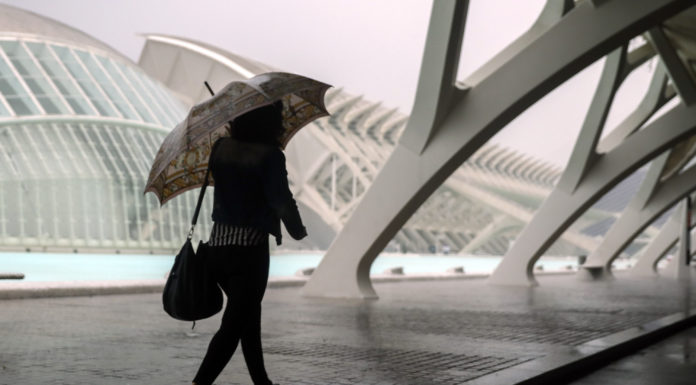 València preveu precipitacions lleus després de les Falles lluvia
