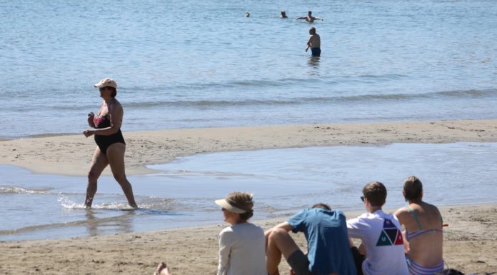 València registrarà demà dimecres temperatures superiors als 30 graus playa