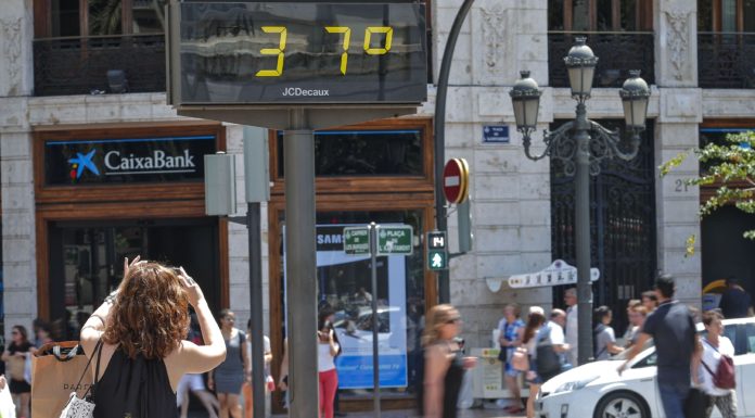 Una ola de calor dejará temperaturas de hasta 36º en Valencia Las altas temperaturas ponen en "riesgo extremo" a Valencia por incendios