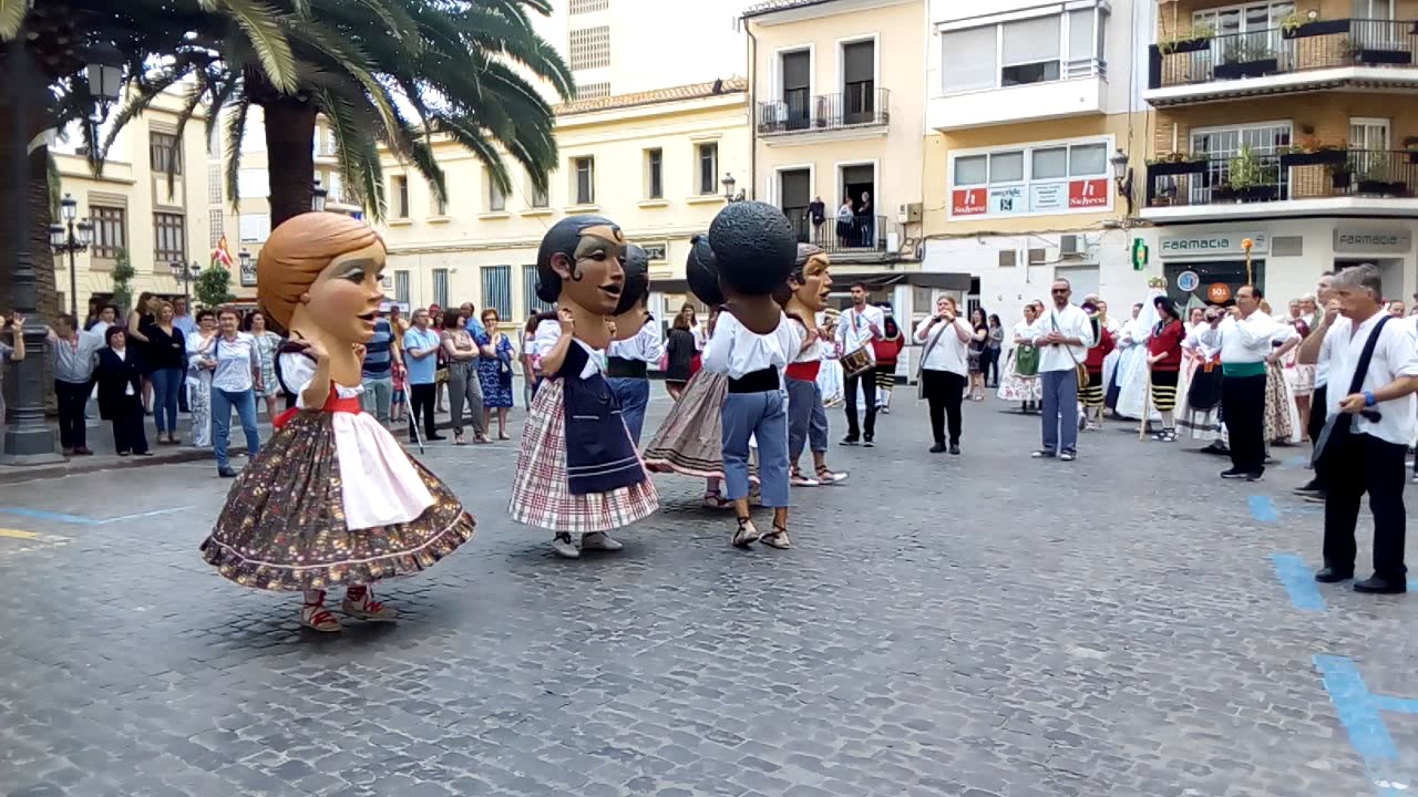 Tradición nanos i gegants