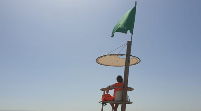 Muere un bañista en la playa de Port Saplaya Fallece un hombre y un niño es rescatado por ahogamiento en las últimas horas