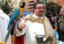 Valencia celebra San Antón pese a la lluvia: desfile y horario de la bendición de animales