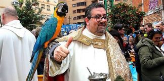 Valencia celebra San Antón pese a la lluvia: desfile y horario de la bendición de animales