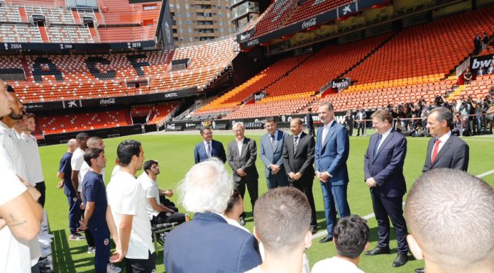El Rei es reuneix a València amb 4.000 matemàtics i els jugadors del València CF