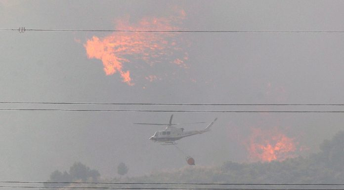 L’incendi de Beneixama afecta a unes 830 hectàrees i evoluciona de forma «favorable» incendio
