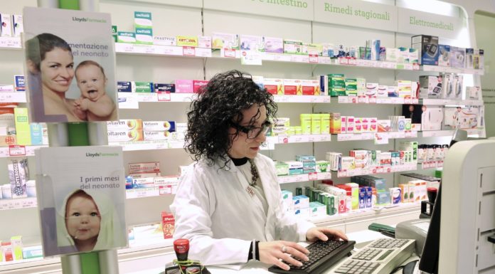 Las farmacias valencianas siguen sin material para protegerse ante el coronavirus farmacias
