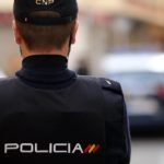 La Policía reanima a una niña de dos años atragantada en una calle de Valencia