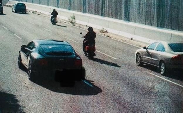 Cacen a un cotxe per circular a prop de 150 quilòmetres per hora a València coche