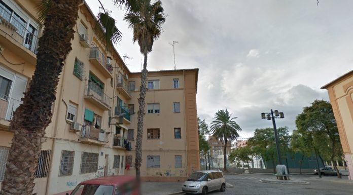 Maltratan en la Malvarrosa a dos menores de dos años a los que daban cocaína atropello