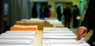 ¿Solicitar el voto por correo exime de estar en una mesa electoral?