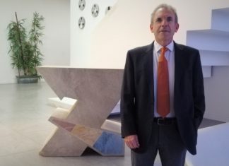 El director de CACSA, Enrique Vidal, durante su visita a 7 Televalencia.