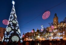 Los comerciantes estudian incorporar animaciones navideñas en el Ensanche Navidad