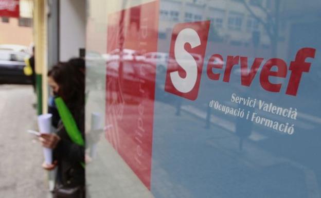 La cifra de desempleados se dispara en la Comunitat Valenciana donde el paro ha alcanzado a 35.565 personas siendo ya la segunda autonomía más afectada
