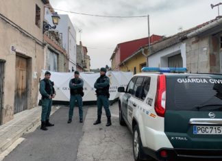 La Guardia Civil procede a una nueva inspección ocular de la vivienda en la que supuestamente se descuartizó a Marta Calvo