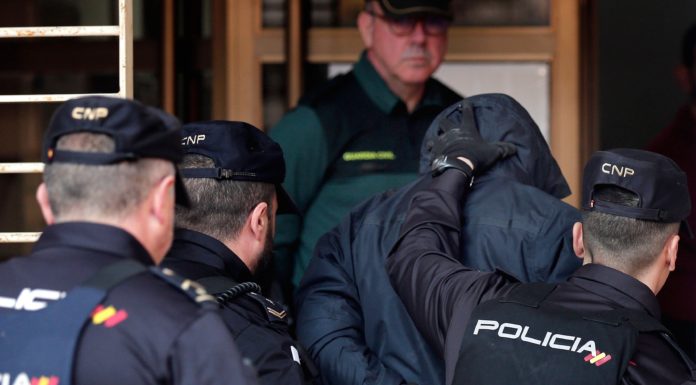 El presunto asesino de Marta Calvo podría estar relacionado con una tercera muerte El autor confeso del crimen de Marta Calvo en los juzgados de Alzira. EFE/ Manuel Bruque
