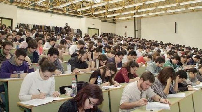 La Generalitat convoca la major oposició de Sanitat de la història amb més de 2.000 places Estudiantes examen Mir de Sanidad