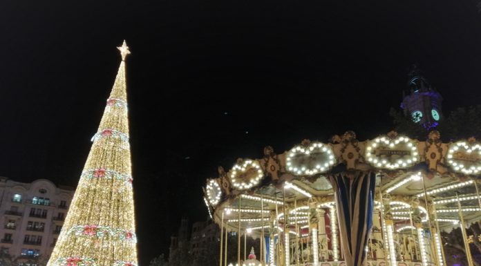 La Plaça de l’Ajuntament es tanca al trànsit per Nadal La Plaza del Ayuntamiento de Valencia en Navidad.