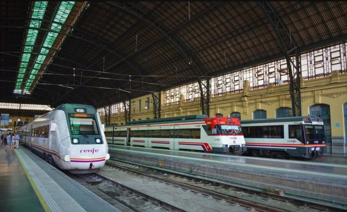 Una huelga de Renfe cancelará 12 trenes AVE en Valencia