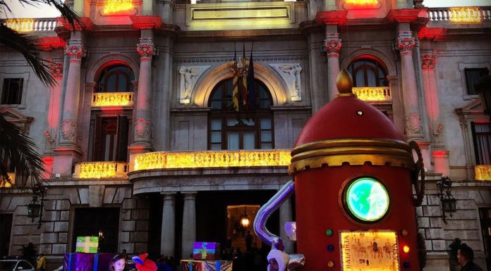 La Bústia Real continua aquest cap de setmana el seu recorregut per València bústia real