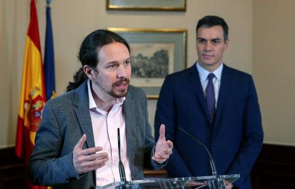 PSOE y Podemos acuerdan subir los impuestos a los ricos, regular el alquiler y derogar la reforma laboral Pablo Iglesias y Pedro Sánchez | EFE