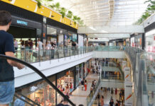 Valencia permite desde hoy la apertura los domingos de centros comerciales