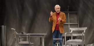 José Sacristán interpreta a Miguel Delibes en 'Señora de rojo sobre fondo gris'.