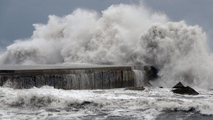 La boya de Valencia ha registrado la ola más alta del Mediterráneo occidental aunque una cercana a los 10 metros podría llegar próximamente