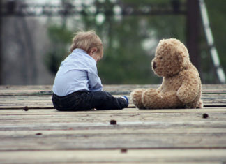 padres niño autista