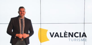 El diputado de Turismo, Jordi Mayor, durante la presentación de la nueva imagen València Turisme