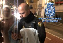 La policía salva la vida de un bebé tras 20 minutos de reanimación en Ruzafa La policía salva la vida de un bebé tras 20 minutos de reanimación en Ruzafa