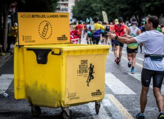 Reciclaje de envases durante el maratón de Valencia