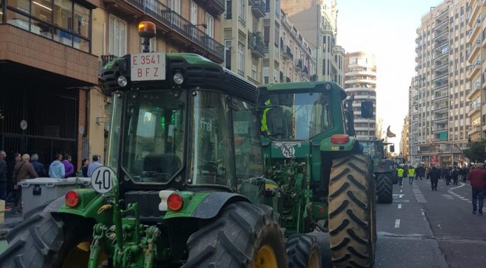 La tractorada col·lapsa València per uns preus justos per al camp tractorada