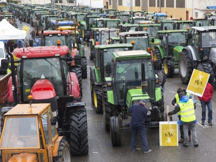 Centenares de tractores tomarán las calles de Valencia en defensa del sector arrocero