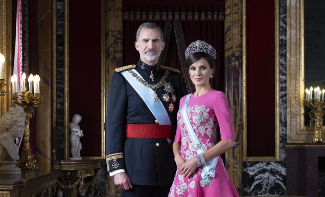 Cambios de Felipe y Letizia en sus nuevas fotos oficiales Felipe y Letizia
