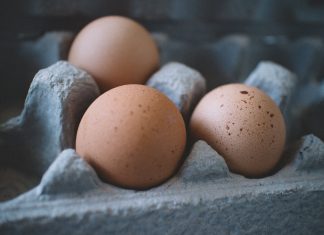 Alerta por un macrobrote de salmonela provocado por huevos españoles