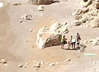 Sancionan a una familia madrileña por ir a una playa de Jávea con tres niños y la asistenta