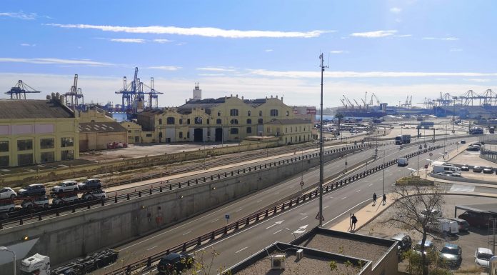 María José Catalá reclama el soterramiento de las vías de Serrería