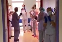 Vídeo: Aplausos tras la salida de la UCI de enfermos de coronavirus