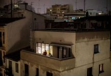 Rafelbunyol despierta a sus vecinos con música para afrontar mejor el confinamiento