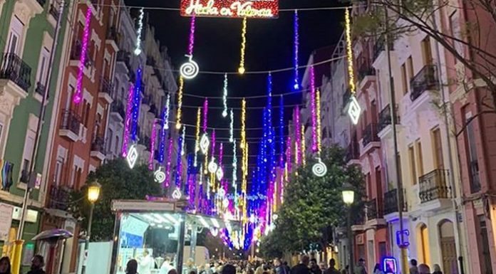 Las comisiones falleras recibirán 210.000 euros para la iluminación de las calles Falla Cuba Puerto Rico