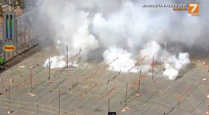 Vídeo: recordamos la primera mascletà de Pirotecnia Peñarroja Primera mascletà