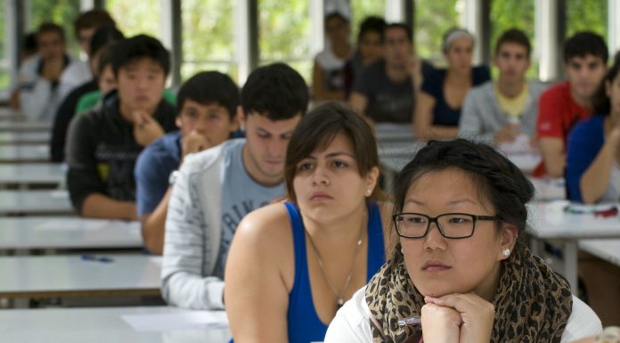 Educación baraja hacer una Selectividad online Un discurso del Rey Juan Carlos y el autogobierno de Cataluña, primeras preguntas de la Selectividad