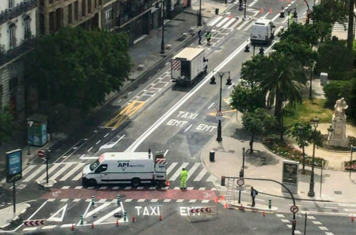 La calle Colón se convierte en un 'croquis' para los conductores