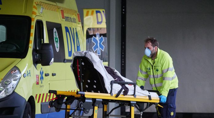 Un accidente de tráfico deja tres heridos en Valencia Un accidente de tráfico deja tres heridos en Valencia