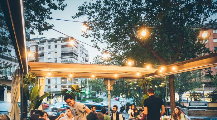 Rànquing de les 37 accions més comunes segons el seu risc de contraure coronavirus El Gobierno anuncia cuándo podrás reencontrarte con familiares y amigos